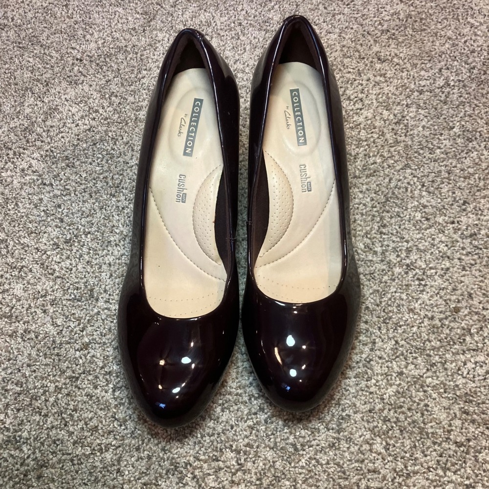 Clarks Adriel Viola Aubergine Patent Leather Pumps Heels 7M Comfort Professional - Picture 2 of 7